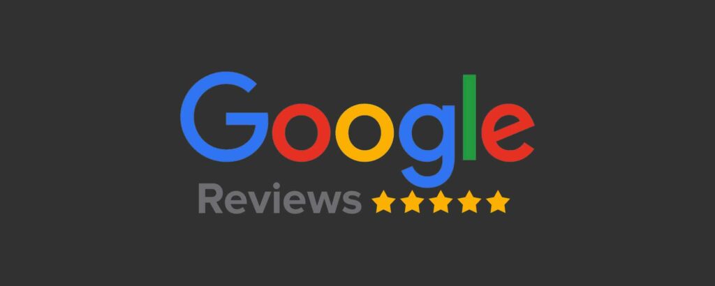 Google anmelder logo med fem gule stjerner på sort baggrund.