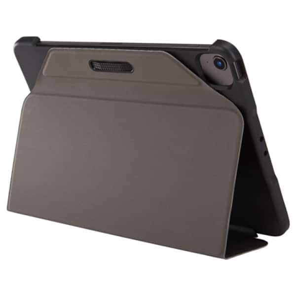 En tablet-enhed med et Case Logic Snapview-etui til iPad Air 10,9" eller iPad Pro 11, der viser bagkameraet og højttaleren, placeret i en stående retning.