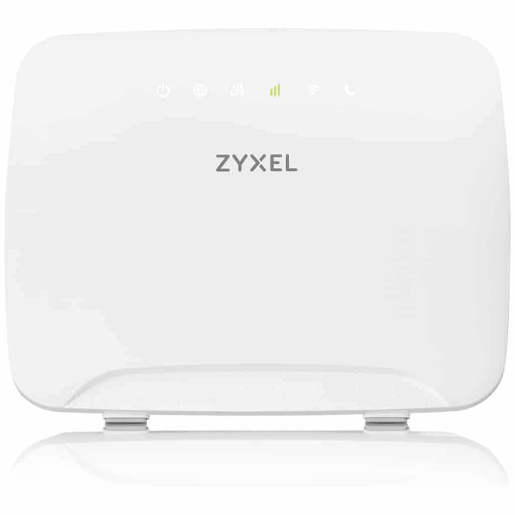 Hvid Zyxel LTE3316-M604, 4G-router med indikatorlys tændt, isoleret på en hvid baggrund.