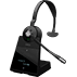 Et sort trådløst headset med en mikrofon på en ladestander, mod en almindelig baggrund.